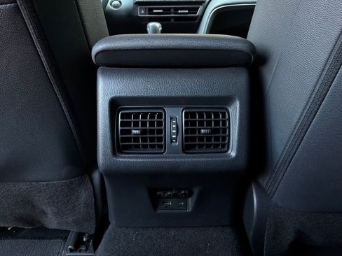 Used 2025 Toyota Camry SE w/ Convenience Package FWD image 13