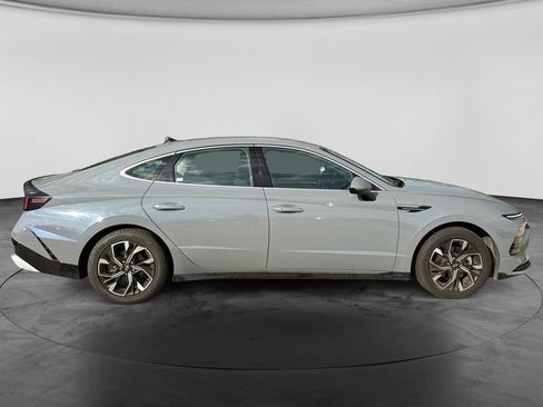 Used 2025 Hyundai Sonata SEL FWD image 11