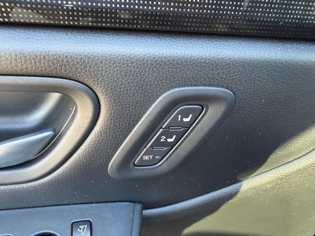 Used 2025 Honda Pilot Elite image 23