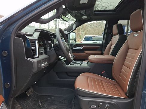 New 2026 GMC Sierra 3500 Denali Ultimate AWD/4WD image 13