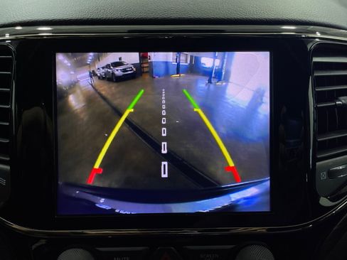 Used 2020 Jeep Grand Cherokee Altitude image 11