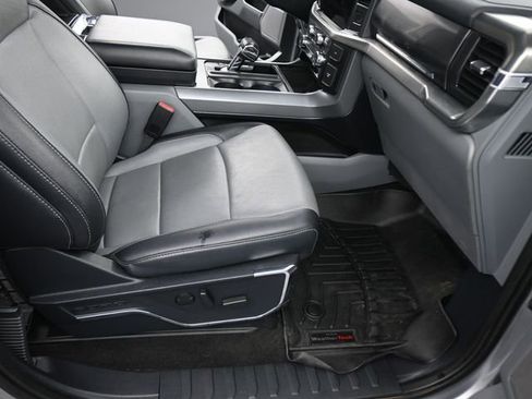 Used 2022 Ford F150 Lariat image 14