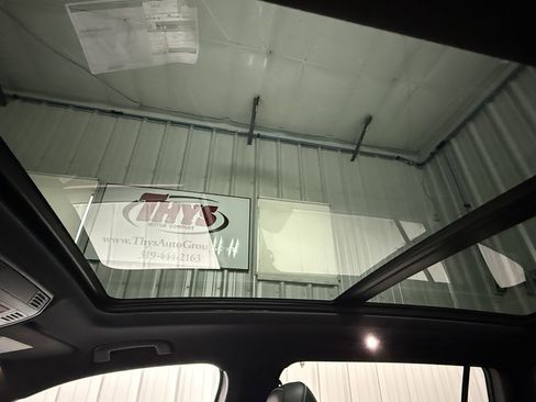 Used 2022 Volkswagen Tiguan SEL R-Line image 30