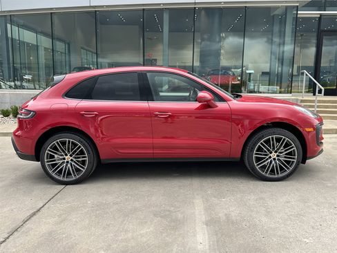 New 2025 Porsche Macan image 8