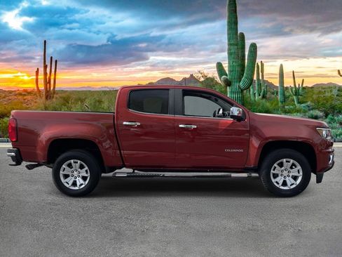 Used 2016 Chevrolet Colorado LT w/ Luxury Package, Chrome image 2