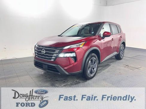 Used 2025 Nissan Rogue SV image 1