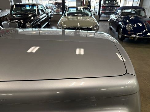 Used 2004 Chevrolet SSR w/ Preferred Equipment Group image 42