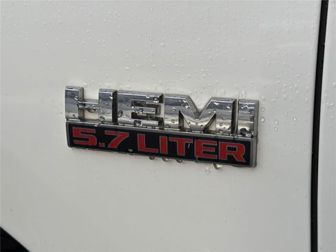 Used 2017 RAM 1500 Express AWD/4WD image 6