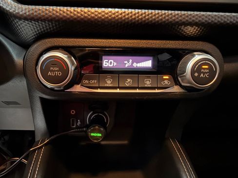 Used 2018 Nissan Kicks SV FWD image 22