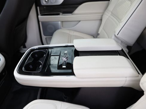 Used 2020 Lincoln Navigator L Black Label w/ Cargo Convenience Package image 34