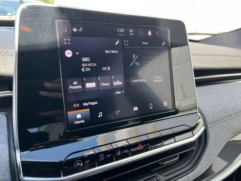 Used 2025 Jeep Compass Latitude image 20