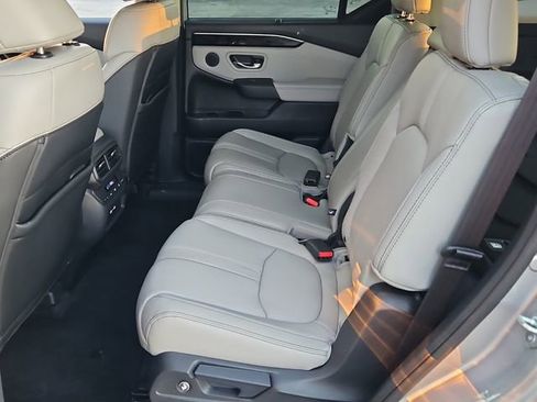 Used 2023 Honda Pilot EX-L image 13