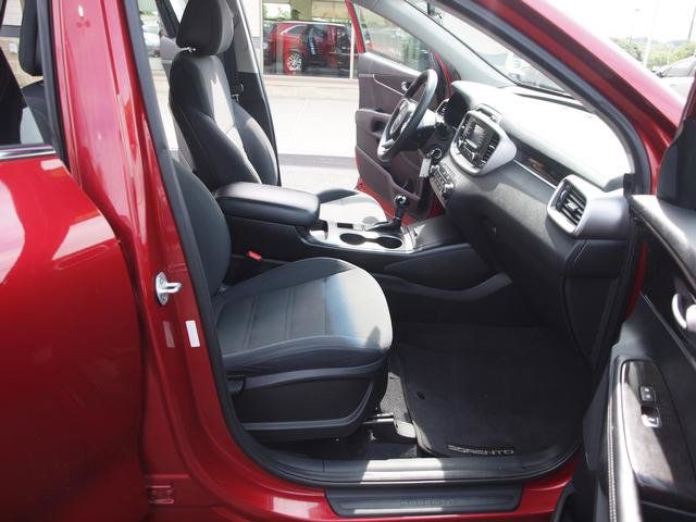 Used 2016 Kia Sorento FWD image 6