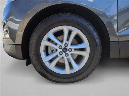 Used 2019 Ford Edge SEL image 23