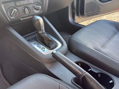 Used 2012 Volkswagen Jetta SE FWD image 15