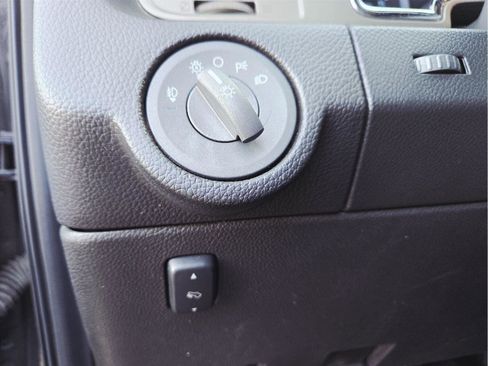 Used 2012 Lincoln Navigator 4WD image 45