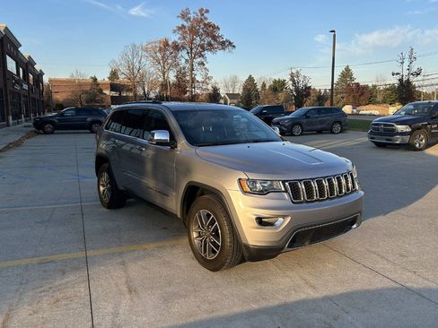 Used 2019 Jeep Grand Cherokee Limited image 4