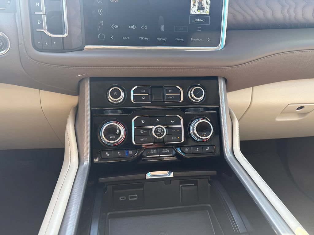 Used 2022 GMC Yukon Denali AWD/4WD image 34