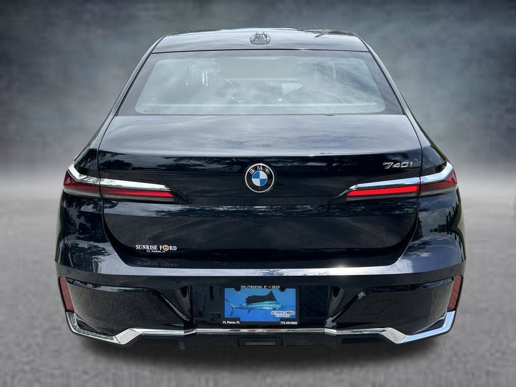 Used 2025 BMW 740i RWD image 6