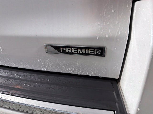 Used 2018 Chevrolet Suburban Premier AWD/4WD image 12