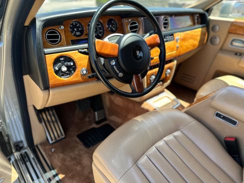 Used 2006 Rolls-Royce Phantom Sedan RWD image 29
