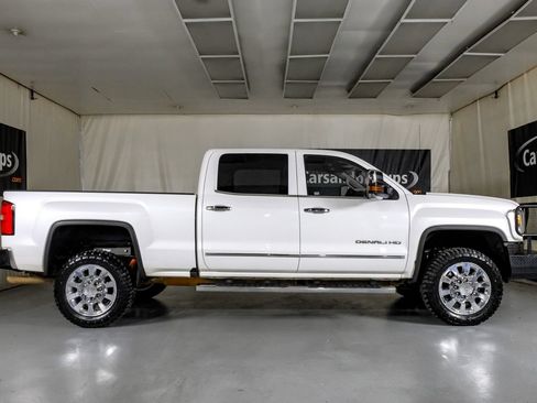 Used 2018 GMC Sierra 2500 Denali w/ Suspension Package, Off-Road AWD/4WD image 5