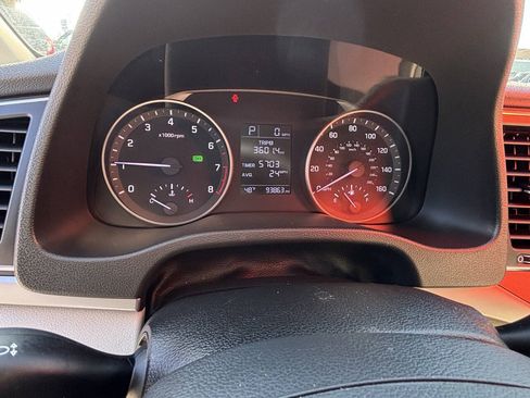 Used 2017 Hyundai Elantra SE FWD image 20