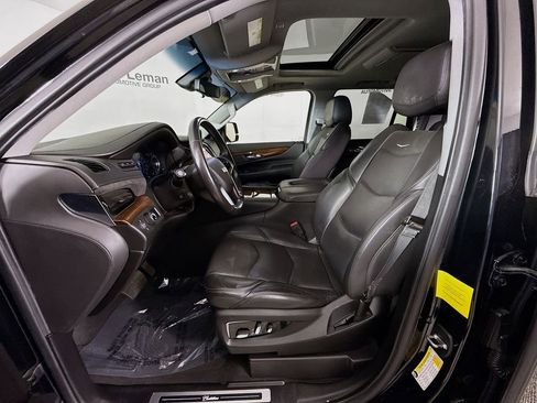 Used 2019 Cadillac Escalade Premium Luxury image 22