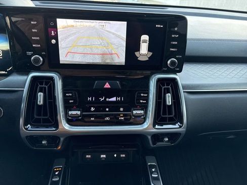 Used 2023 Kia Sorento SX image 15