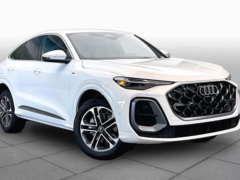 Certified 2025 Audi Q5 Premium Plus AWD/4WD image 3