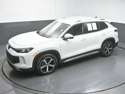 Certified 2025 Volkswagen Tiguan SE image 44