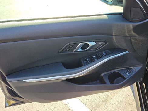 Used 2025 BMW 330i Sedan image 17