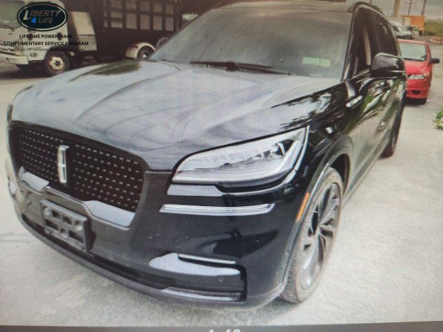 Used 2023 Lincoln Aviator Reserve w/ Jet Package AWD/4WD image 2