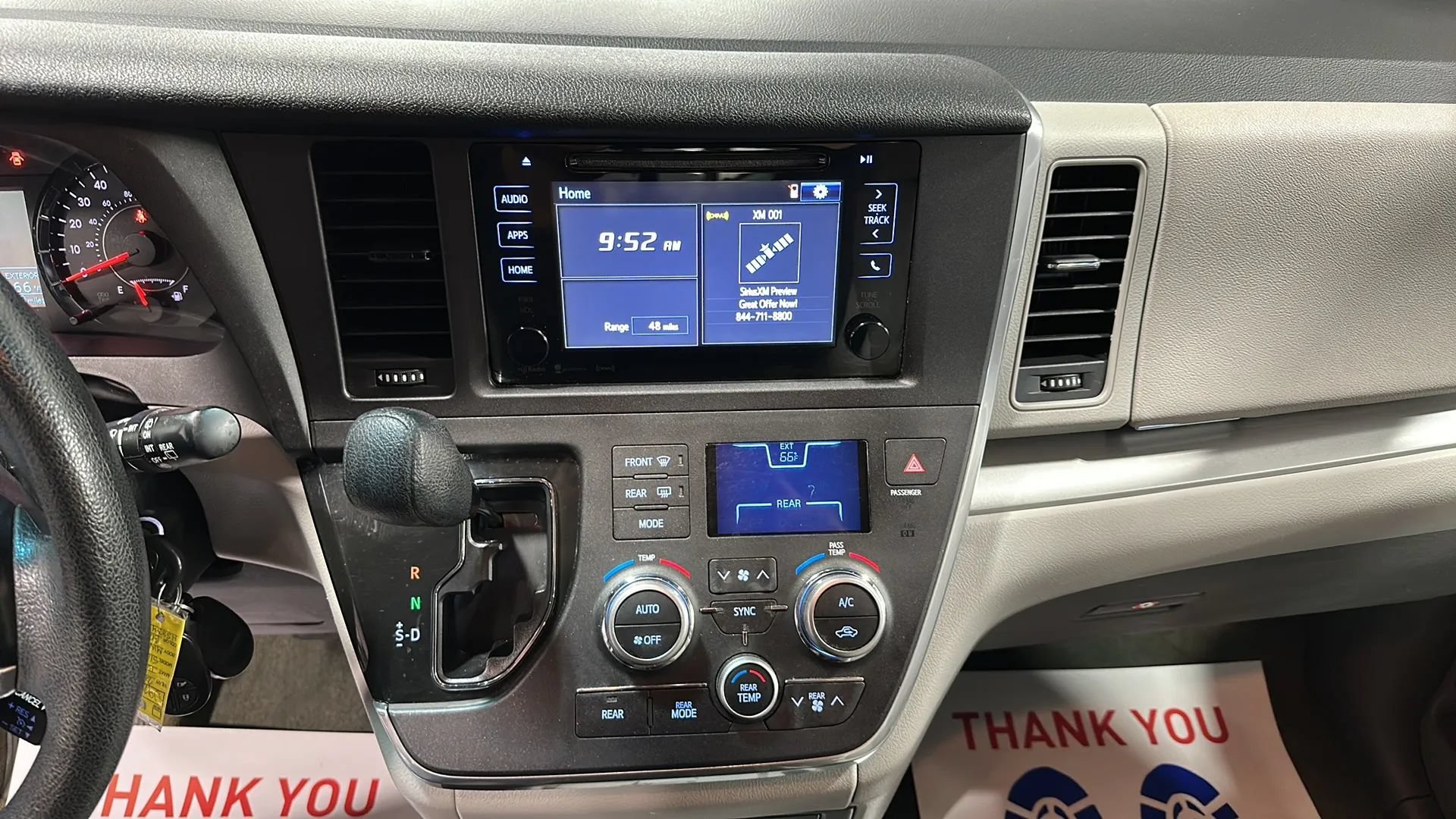 Used 2017 Toyota Sienna LE FWD image 25