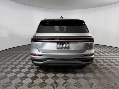 Used 2024 Lincoln Nautilus Reserve w/ Equipment Group 202A image 8