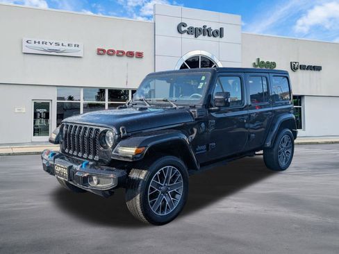 Certified 2023 Jeep Wrangler Unlimited Sahara AWD/4WD image 5