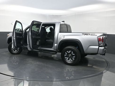 Used 2022 Toyota Tacoma TRD Off-Road w/ Technology Package image 37