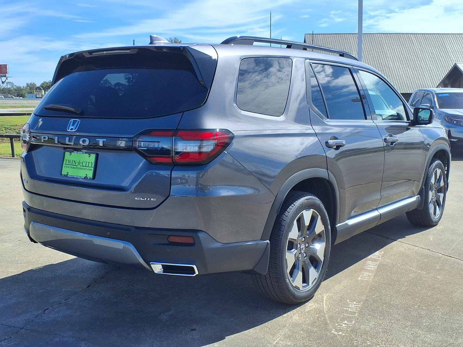 New 2026 Honda Pilot Elite image 4