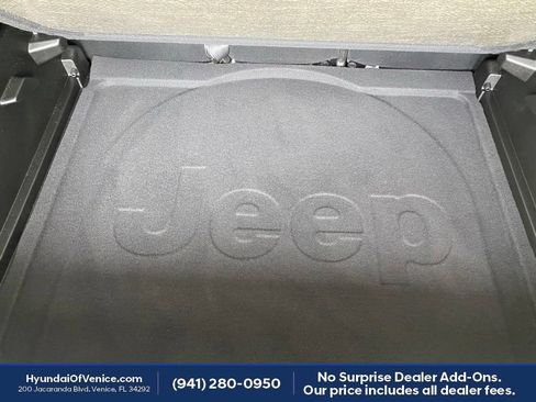 Used 2021 Jeep Renegade Latitude FWD image 43