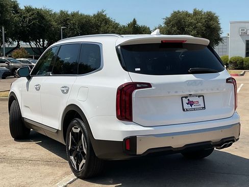 Used 2025 Kia Telluride S FWD image 5