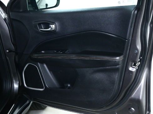 Used 2019 Jeep Compass Latitude w/ Popular Equipment Group image 33