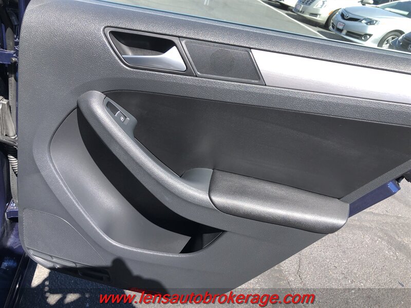 Used 2013 Volkswagen Jetta TDI FWD image 19