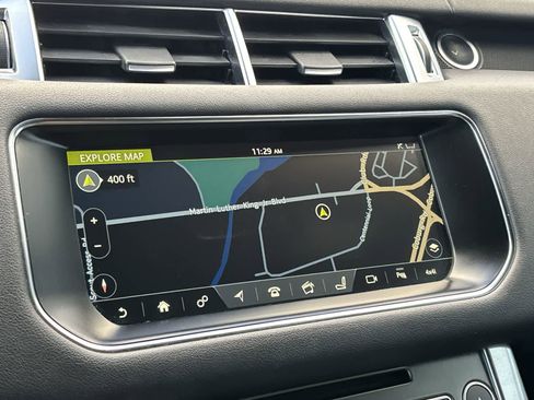 Used 2017 Land Rover Range Rover Sport SE image 18