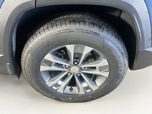 Used 2025 Chevrolet Equinox LT FWD image 11