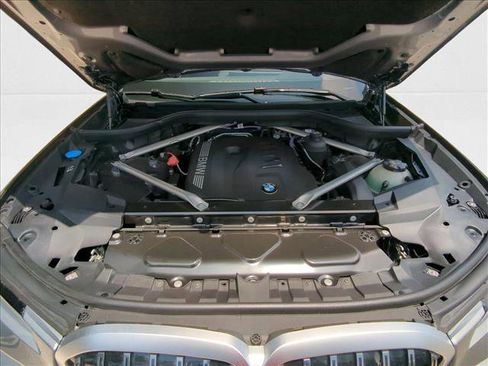 New 2025 BMW X7 xDrive40i image 16