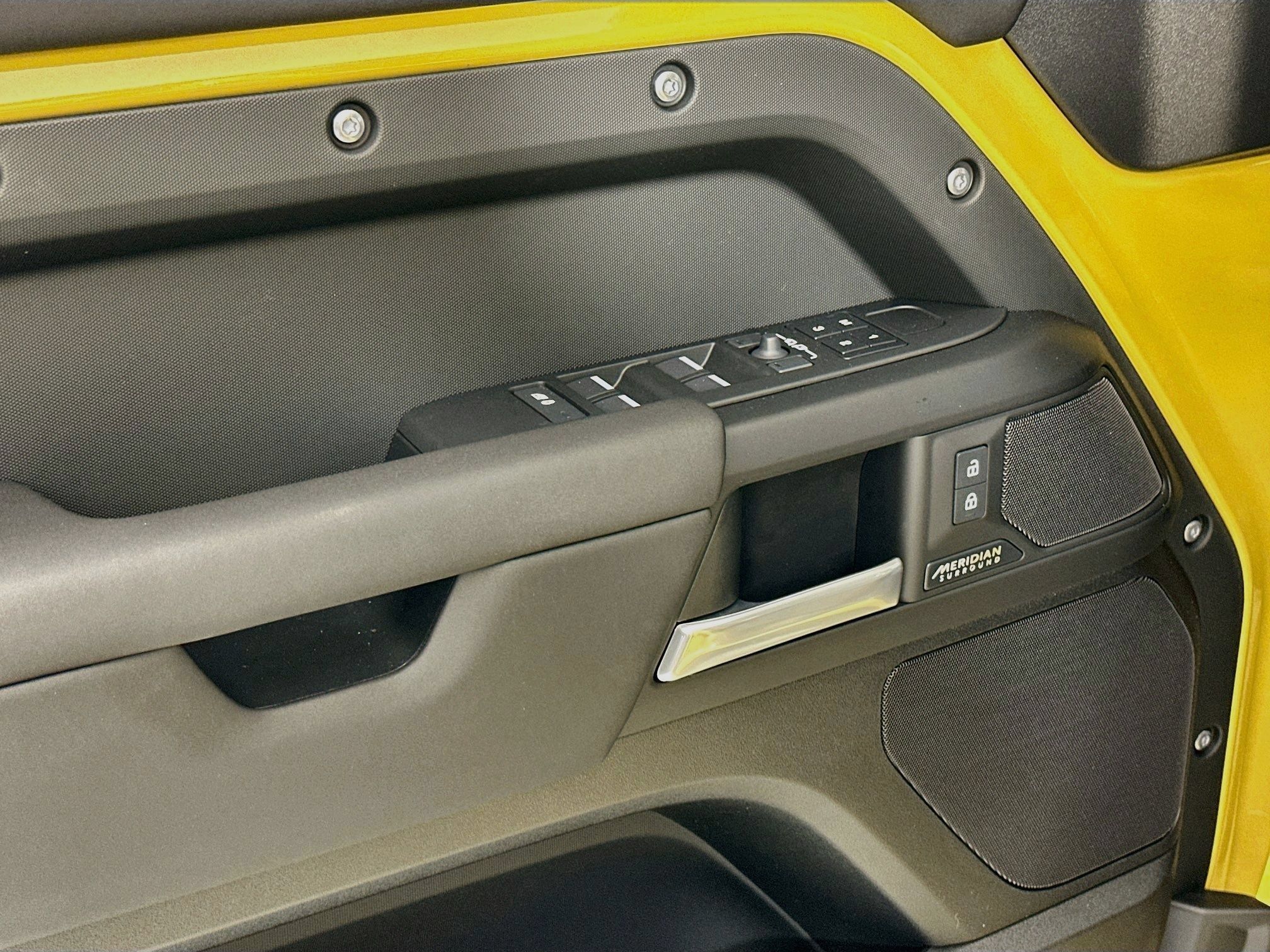 New 2026 Land Rover Defender 110 AWD/4WD image 15