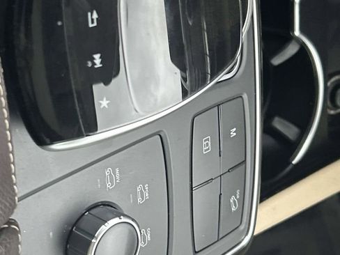 Used 2018 Mercedes-Benz GLE 350 4MATIC image 35