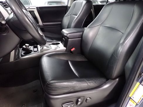Used 2013 Toyota 4Runner Limited image 13