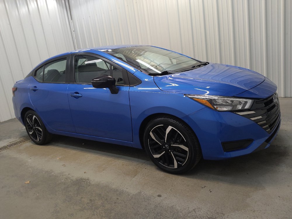 Used 2024 Nissan Versa SR FWD image 11