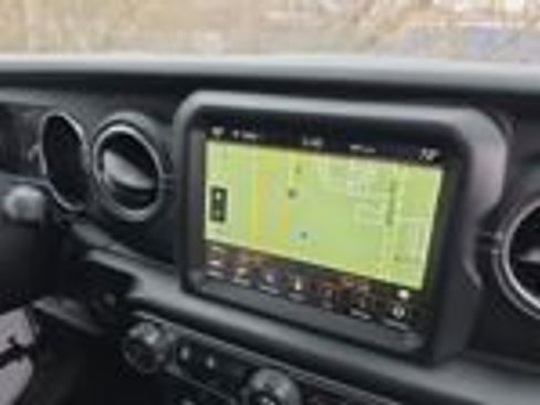 Used 2022 Jeep Wrangler Unlimited Sahara w/ Cold Weather Group AWD/4WD image 14